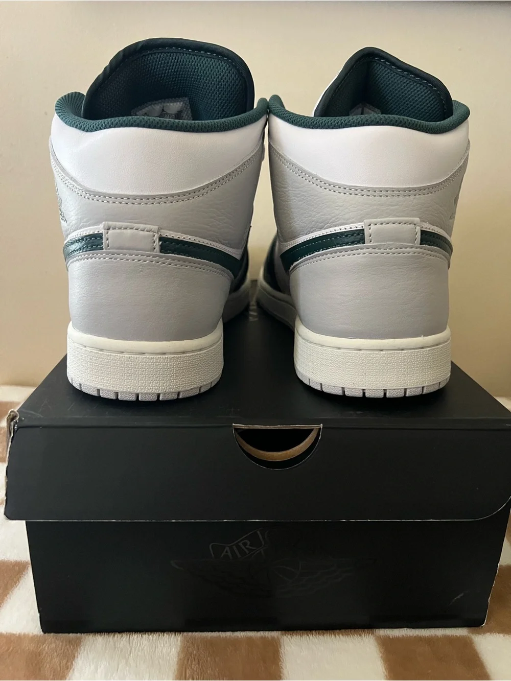 Nike Air Jordan 1 Mid SE Sneakers White/Green/Grey FQ7720 103 Men’s Sz 11.5 BNIB